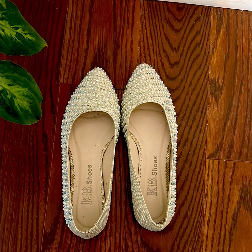 Women's Cream Flats
